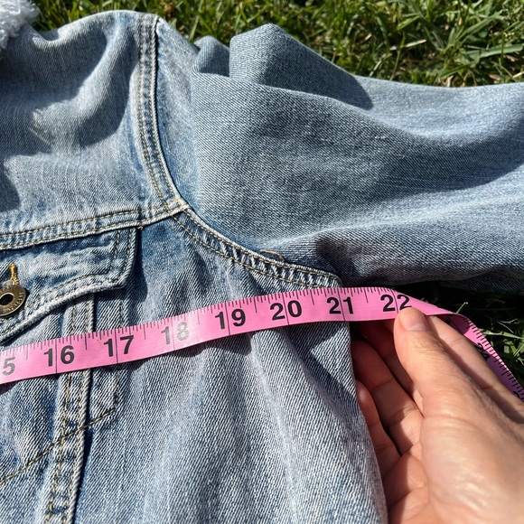 Stonewashed Jean Denim jacket Articles of Society Lisa L faux Sherpa trucker - Picture 9 of 10